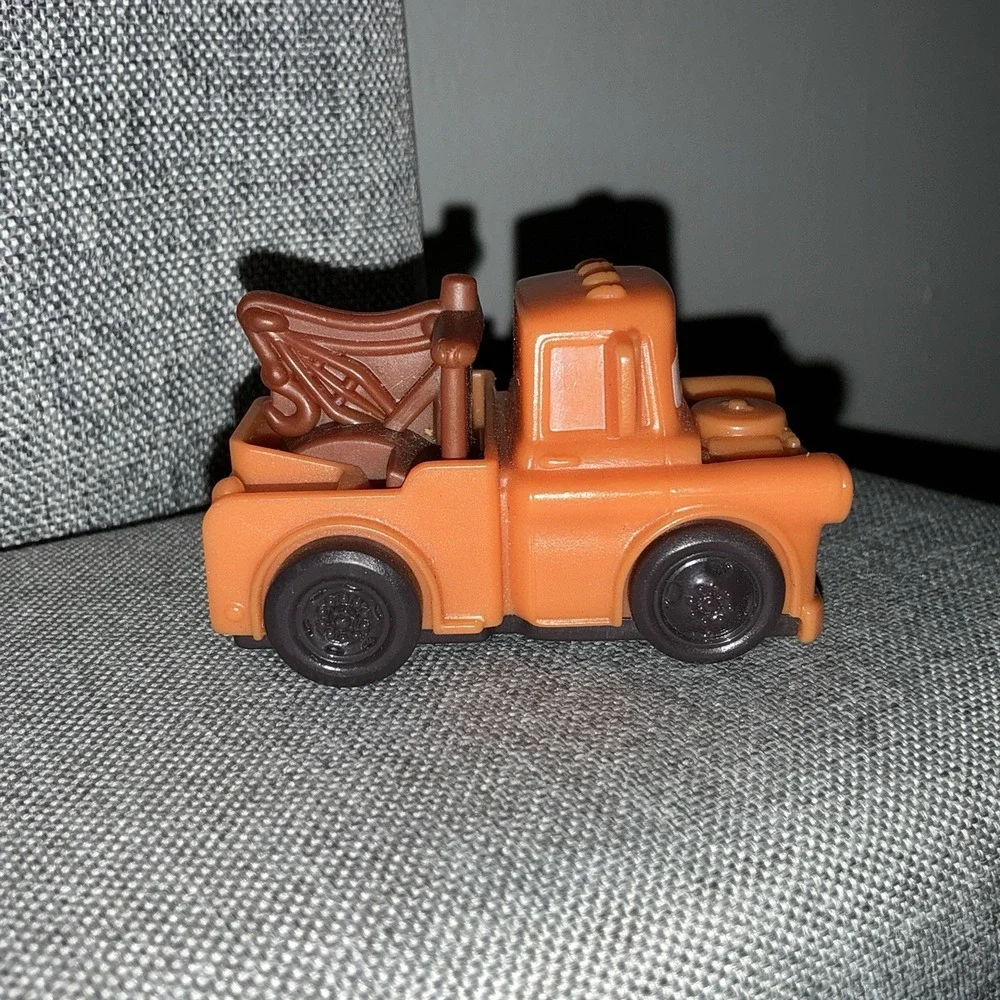 2022‎ Mater Tow Truck Disney Pixar Cars Happy Meal Kids Toy Vehicle